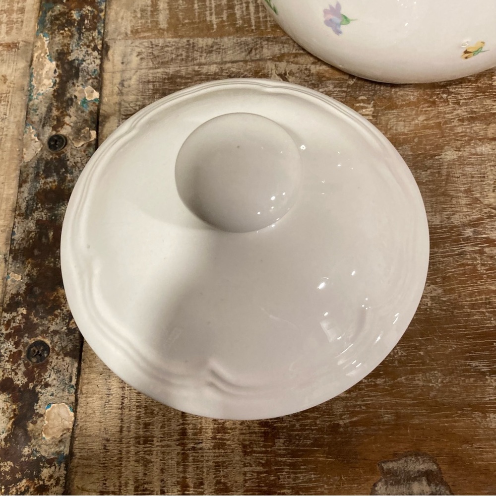 8” Tall Vintage Ceramic Canister Floral Kitchen Storage Cottagecore Flowers - Picture 5 of 12
